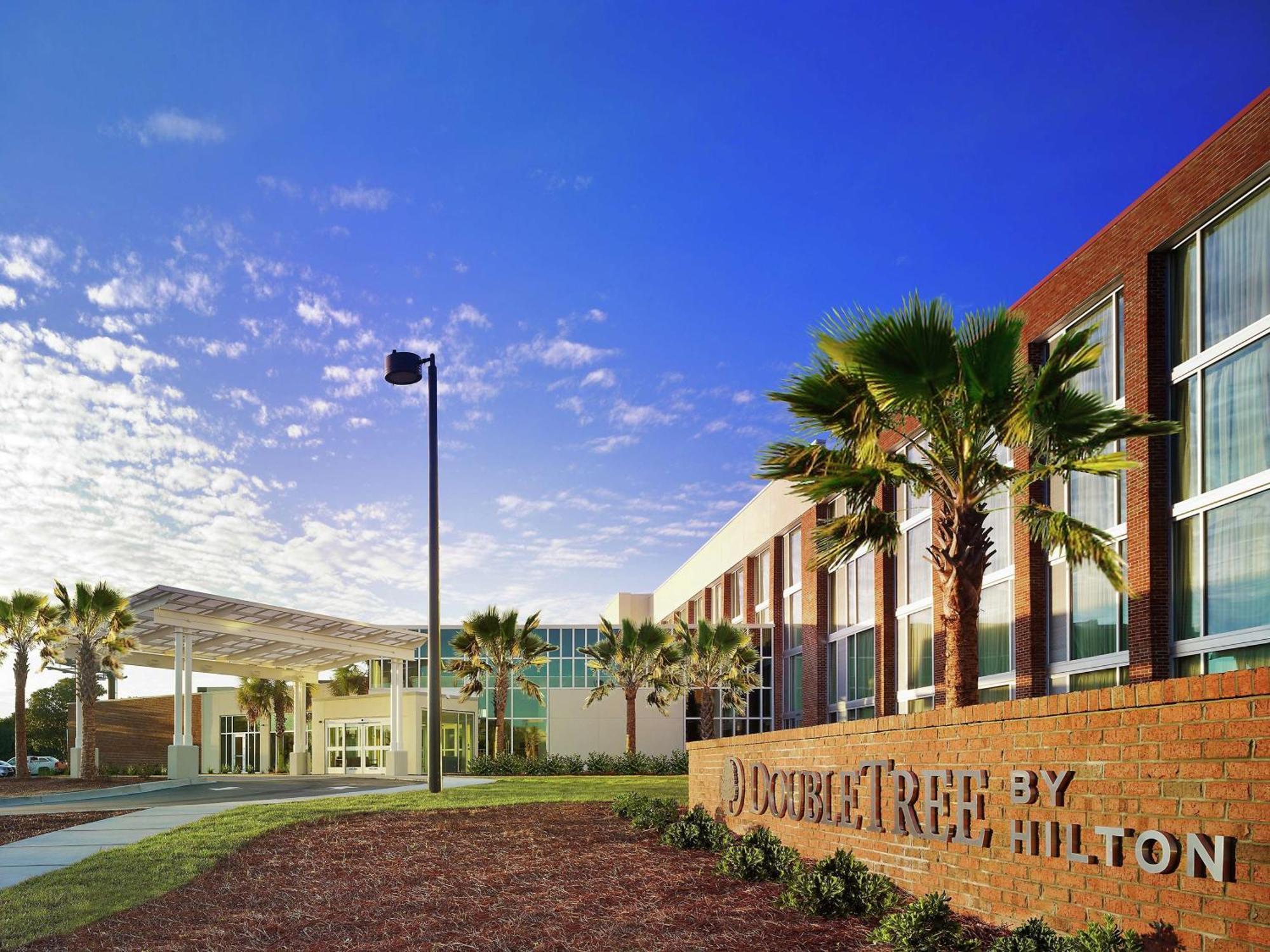 Doubletree Hotel & Suites Charleston Airport Exterior foto